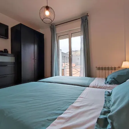 La Peruyal, 30 *